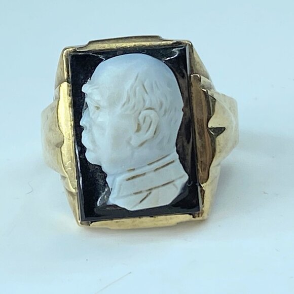 Vintage Black Black & White Cameo Old gentleman 10 Karat Ring 6.6g s11.25 JR8641